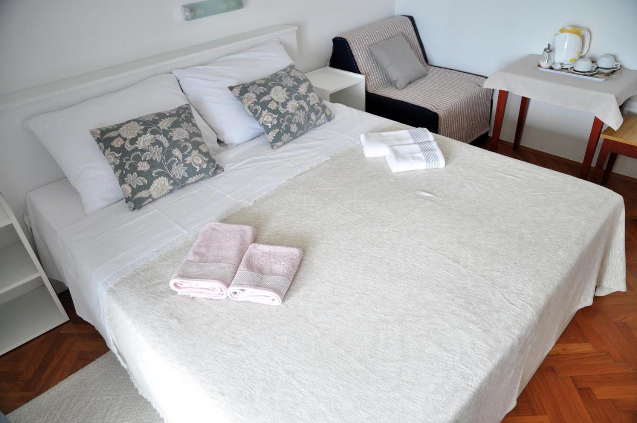 Rose Rooms At Island Of Rab Banjol Ngoại thất bức ảnh