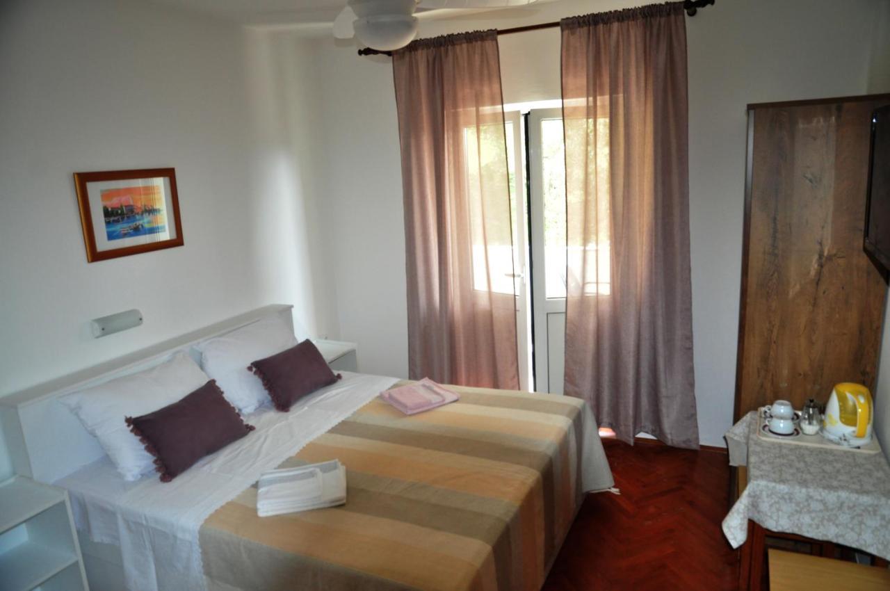 Rose Rooms At Island Of Rab Banjol Ngoại thất bức ảnh