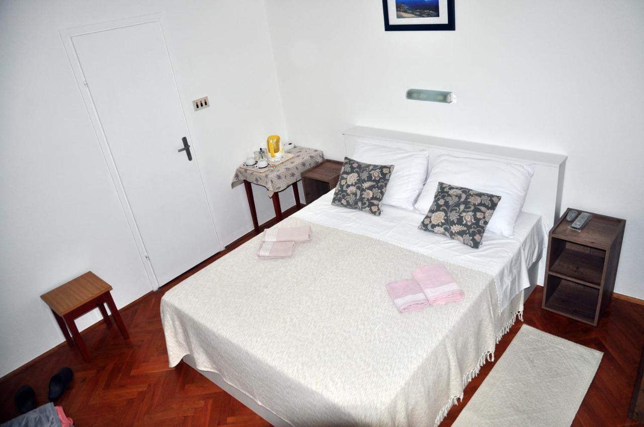 Rose Rooms At Island Of Rab Banjol Ngoại thất bức ảnh